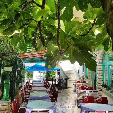 Restaurant & Pansion Duda *
